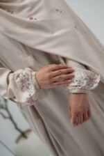 Floral Isdal_ Beige - Image 3