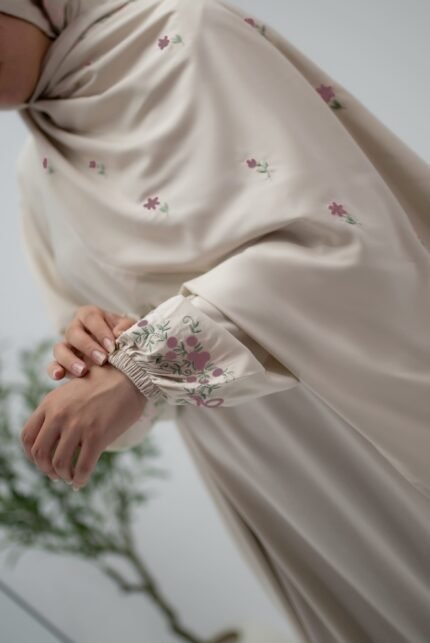 Floral Isdal_ Beige